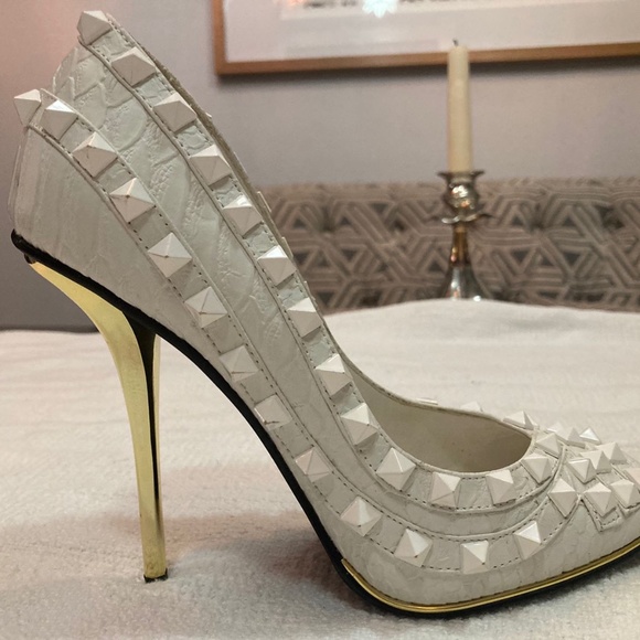 White Pointy-Toe Stilettos Embellished with White Studs; Gold Heels - Picture 5 of 10